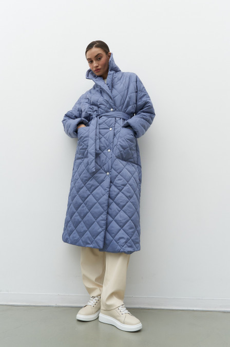 Утепленное пальто с накладными карманами