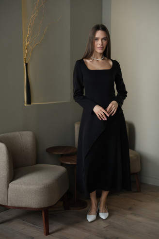 Платье с вырезом каре из комбинированной ткани