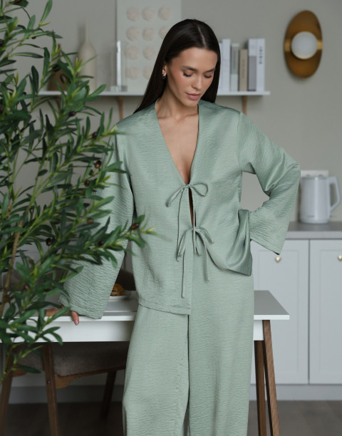 Комплект блуза с завязками и свободного кроя брюки из струящийся ткани 