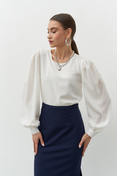 Блуза с объемными рукавами 