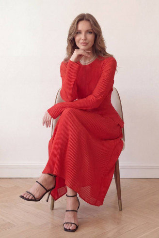 Платье прямого кроя с поясом-баской в комплекте