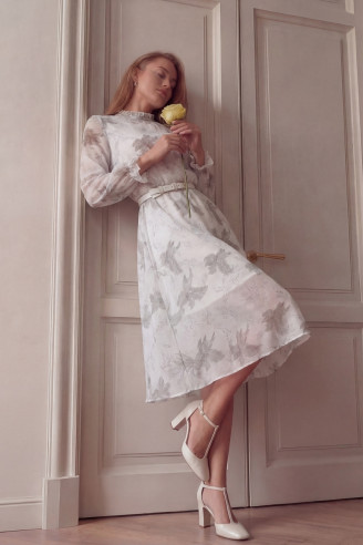 Платье-миди свободного кроя с поясом